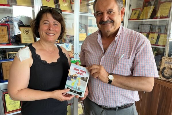 kitabın yazarı, 1. Sınıf Emniyet Müdürü ve Avukat Feyzullah Arslan
