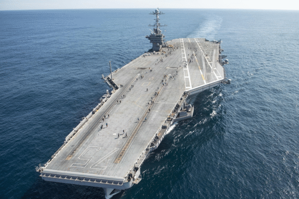 ABD Uçak Gemisi USS Nimitz, Ortadoğu’ya Doğru Rotasını Çevirdi